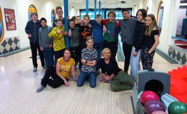 BOWLING